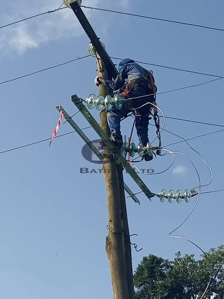 Travaux de construction d'un réseau électrique dans la Localité de OSSOKOE-AFAN (ELIG FOUDA NTSAMA NGUELE ALPHONSE) dans l'arrondissement de Mbankomo, Département de la MEFOU et AKONO, Région du Centre.